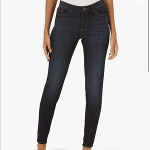 NWT Lee Women's Slim Fit Skinny Leg Midrise Jean